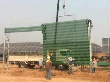 Barrera rompevientos para campos solares