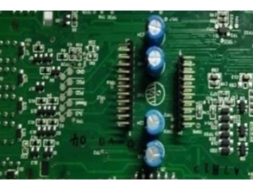 Termocontrolador con dispositivo de montaje superficial (SMD)