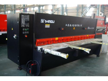 Guillotina CNC