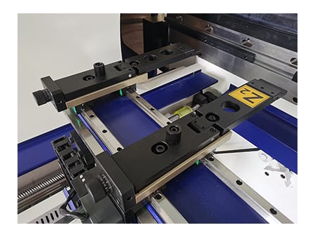 Plegadora de precisión con accionamiento-servo, WD67K
