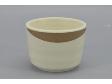 Vajilla con bordes de cerámica
