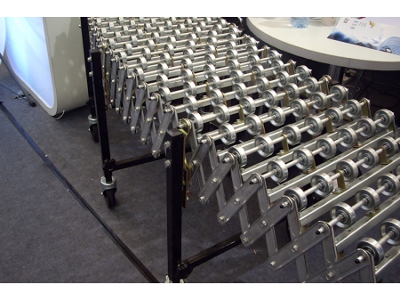 Transportador telescópico de rodillos