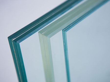 Vidrio laminado transparente