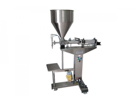 Máquina llenadora de líquidos y pastas