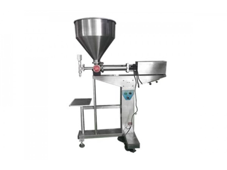 Máquina llenadora de líquidos y pastas