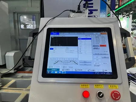 Centro de Mecanizado CNC de 5 Ejes, con Doble Cabezal