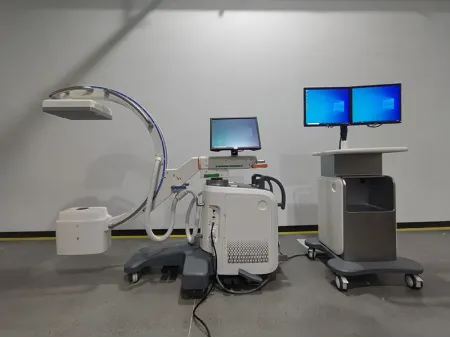 Arco en C con detector de panel plano