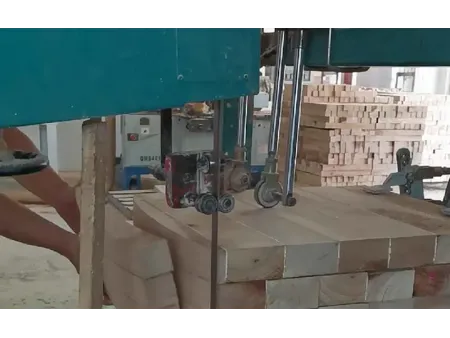 Sierra de cinta CNC