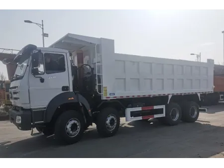 Camión volquete 8×4