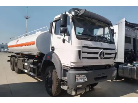 Camión cisterna de combustible 6×4