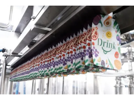 Máquina de llenado y taponado de bolsas con boquilla (con spout)