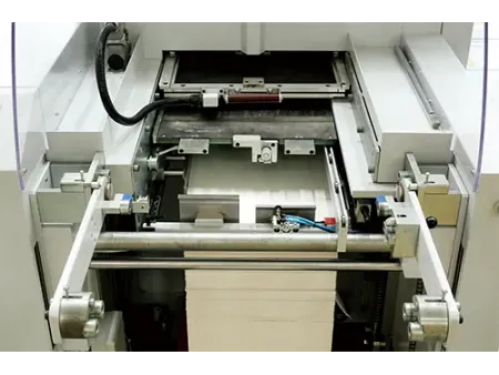 Máquina troqueladora (5500 hojas/h)