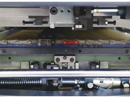 Máquina troqueladora (mediano formato)