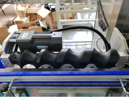 Etiquetadora automática con manga retráctil