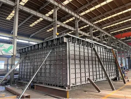 Estructuras de chapa de acero y carcasas para equipos