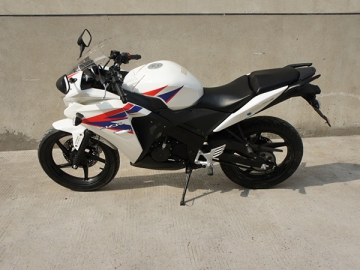 Moto de carreras BD150-20-IV