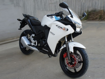 Moto de carreras BD150-20-IV