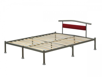 <strong>Cama de metal</strong> - estilo europeo