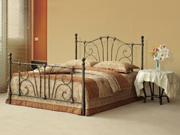 <strong>Cama de metal</strong> - estilo antiguo