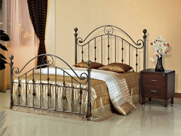 <strong>Cama de metal</strong> - estilo antiguo