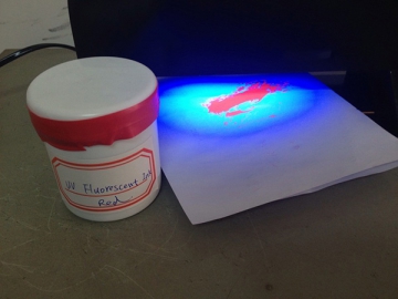 Tinta fluorescente UV